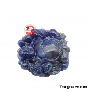 Đeo mặt dây này bên mình là mang theo lời nhắc nhở về việc sống vô ưu, lạc quan, buông bỏ mọi phiền muộn, từ đó thu hút tài lộc và hạnh phúc đến với cuộc sống, giúp tâm hồn luôn thanh tịnh và an lạc.