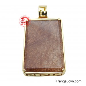 Đây không chỉ là món trang sức giúp mang lại phong cách thời trang cuốn hút mà còn là vật phẩm phong thủy mạnh mẽ, thu hút tài lộc và năng lượng tích cực cho người sở hữu.