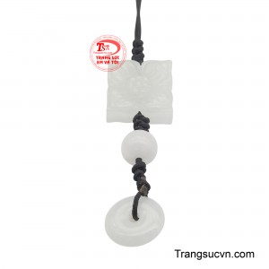 Chúng biến chiếc điện thoại quen thuộc thành một vật phẩm mang dấu ấn riêng của bạn, tạo thêm sự nổi bật và tinh tế.