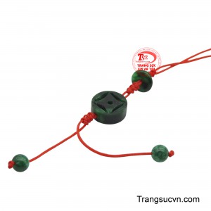 Đây không chỉ là một món đồ trang trí, mà còn là một lá bùa hộ mệnh nhỏ gọn đồng hành cùng bạn mỗi ngày.