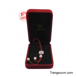 Sản phẩm được giao hàng toàn quốc.