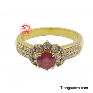 Từ xa xưa, Ruby là biểu tượng của quyền lực, sự giàu có và địa vị mang lại nhiều may mắn, thành công và có sức mạnh để vượt qua khó khăn.