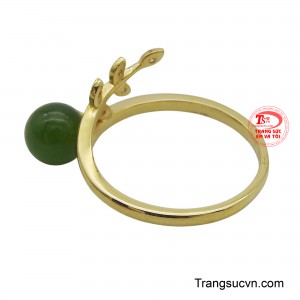 Đây là món trang sức lý tưởng cho những ai yêu thích sự thanh lịch và muốn mang theo vẻ đẹp dịu mát của tự nhiên trên tay.