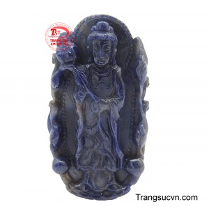 Phật Quan Âm Sapphire an lạc được điêu khắc tinh xảo từ sapphire tự nhiên, toát lên vẻ an lạc và thanh tịnh.