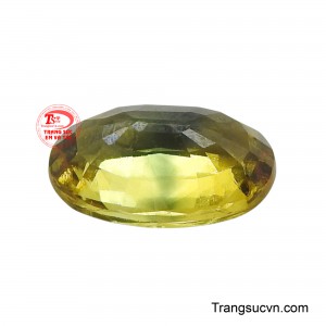 Viên đá này thường được gắn trên các sản phẩm trang sức vàng như nhẫn, mặt dây hoa tai, lắc tay tạo điểm nhấn