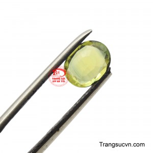 Kết hợp hai màu này, Sapphire xanh lục phớt vàng tạo ra một sự kết hợp hài hòa giữa sự yên bình và sự tươi vui.