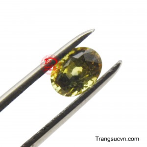 Viên Sapphire này không chỉ là một món trang sức quý giá mà còn là biểu tượng của vẻ đẹp vượt thời gian, mang đến sự tinh tế và đẳng cấp cho người sở hữu, phản chiếu sự hài hòa giữa vẻ đẹp tự nhiên và sự khéo léo của con người.