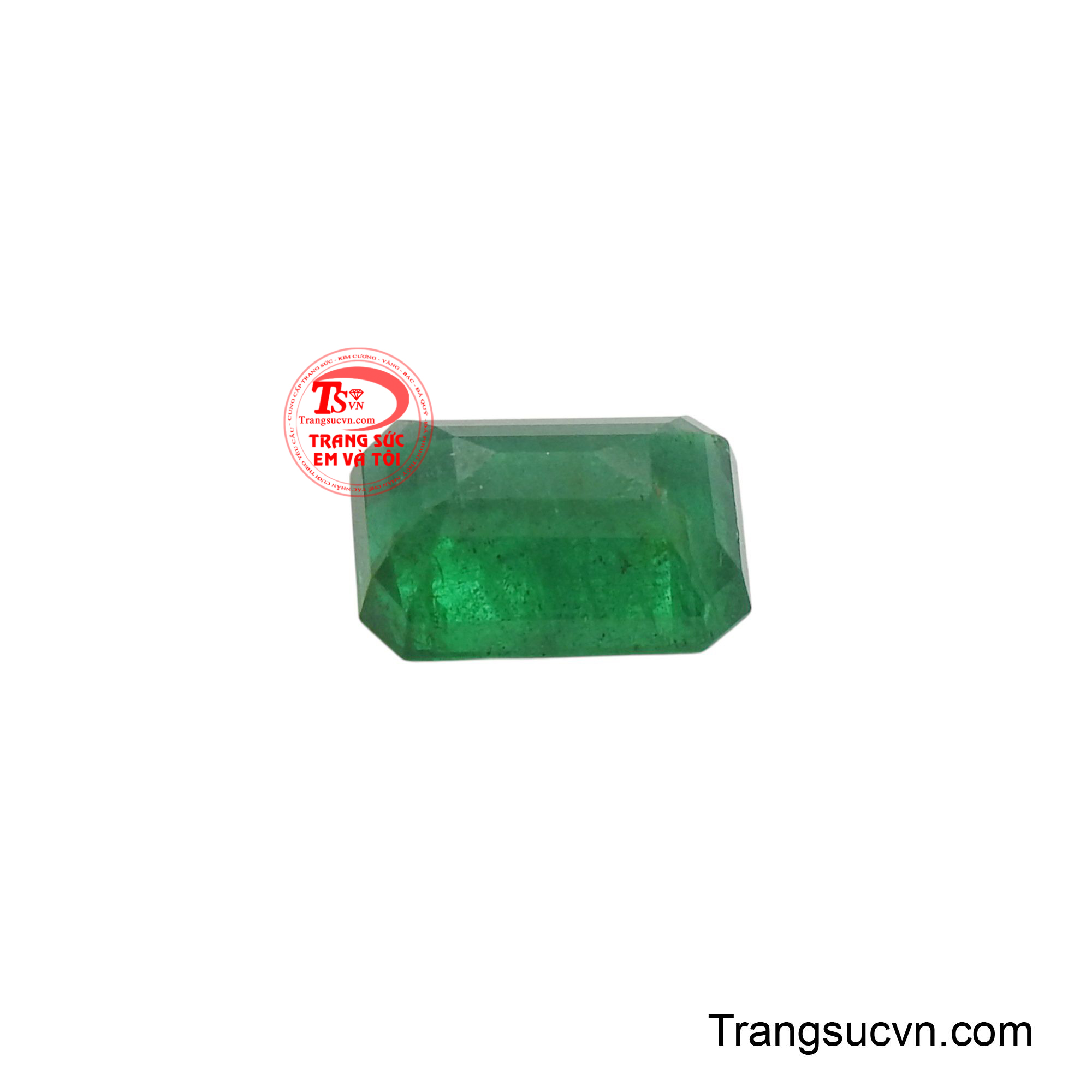 Emerald hình chữ nhật là lựa chọn lý tưởng cho những thiết kế trang sức đòi hỏi sự tinh tế, đẳng cấp, mang đến cho người sở hữu phong thái tự tin, vững vàng và một vẻ đẹp trường tồn theo thời gian.