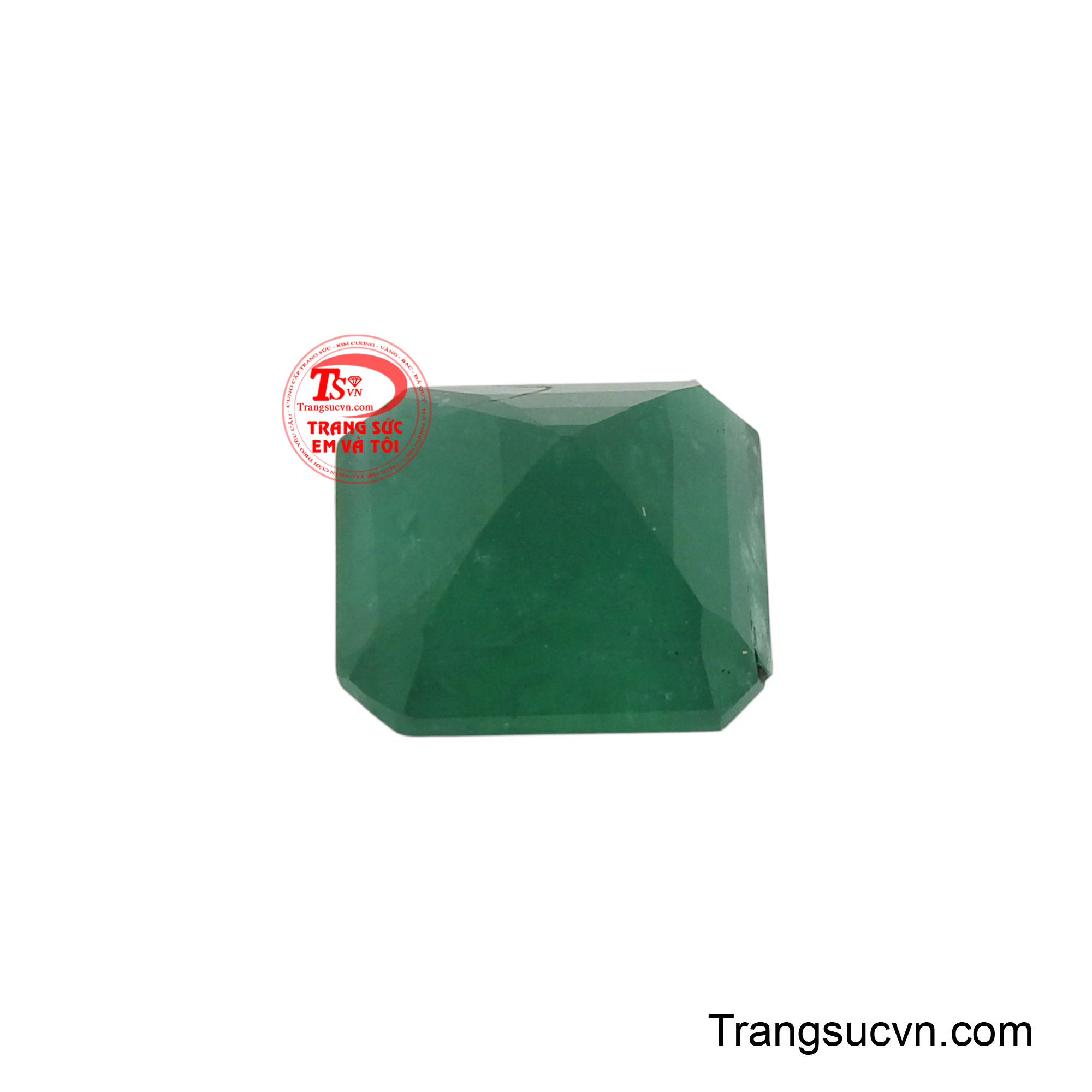 Ánh sáng lấp lánh phản chiếu từ viên đá không chỉ làm say lòng người mà còn gợi mở về những tiềm năng vô hạn, biến Emerald thành một biểu tượng của sự kỳ diệu và vẻ đẹp vượt thời gian.
