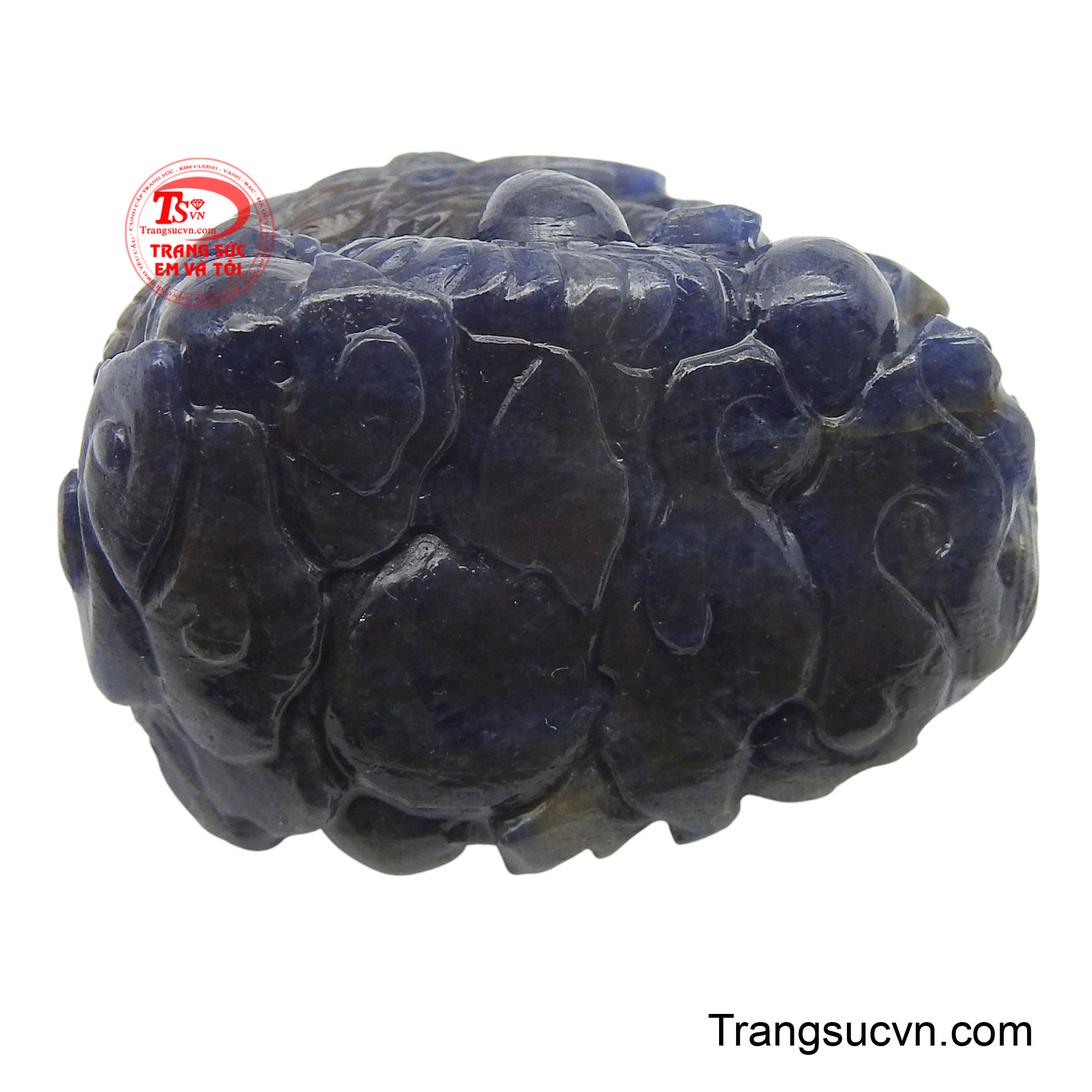 Chiếc mặt dây này là một món trang sức độc đáo, mang lại may mắn và khẳng định phong cách cho người sở hữu, phù hợp để đeo hàng ngày.