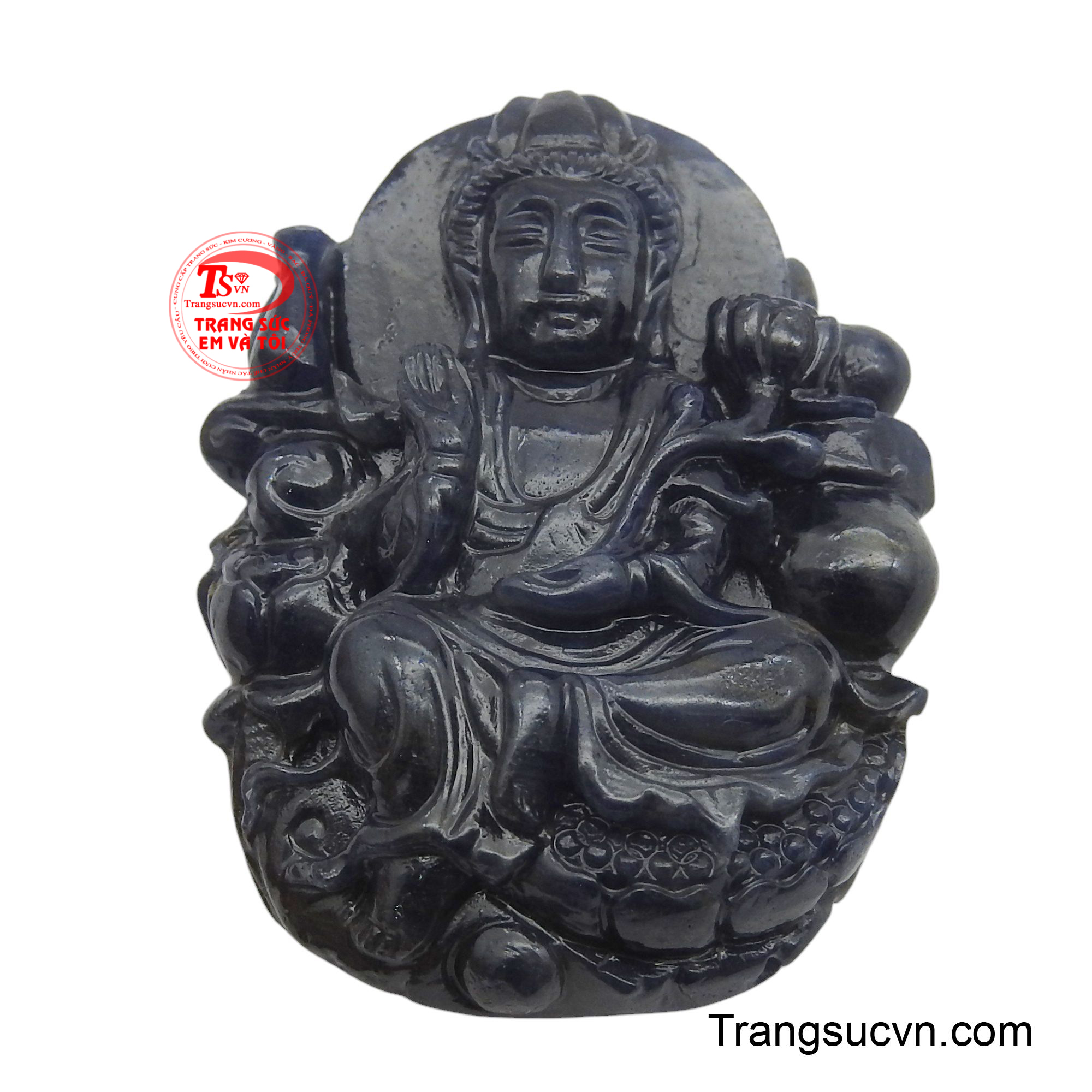 Hình ảnh tay Ngài cầm bông sen tượng trưng cho lòng từ bi, sự thanh tịnh, trí tuệ và khả năng vượt qua khó khăn, gian khổ.