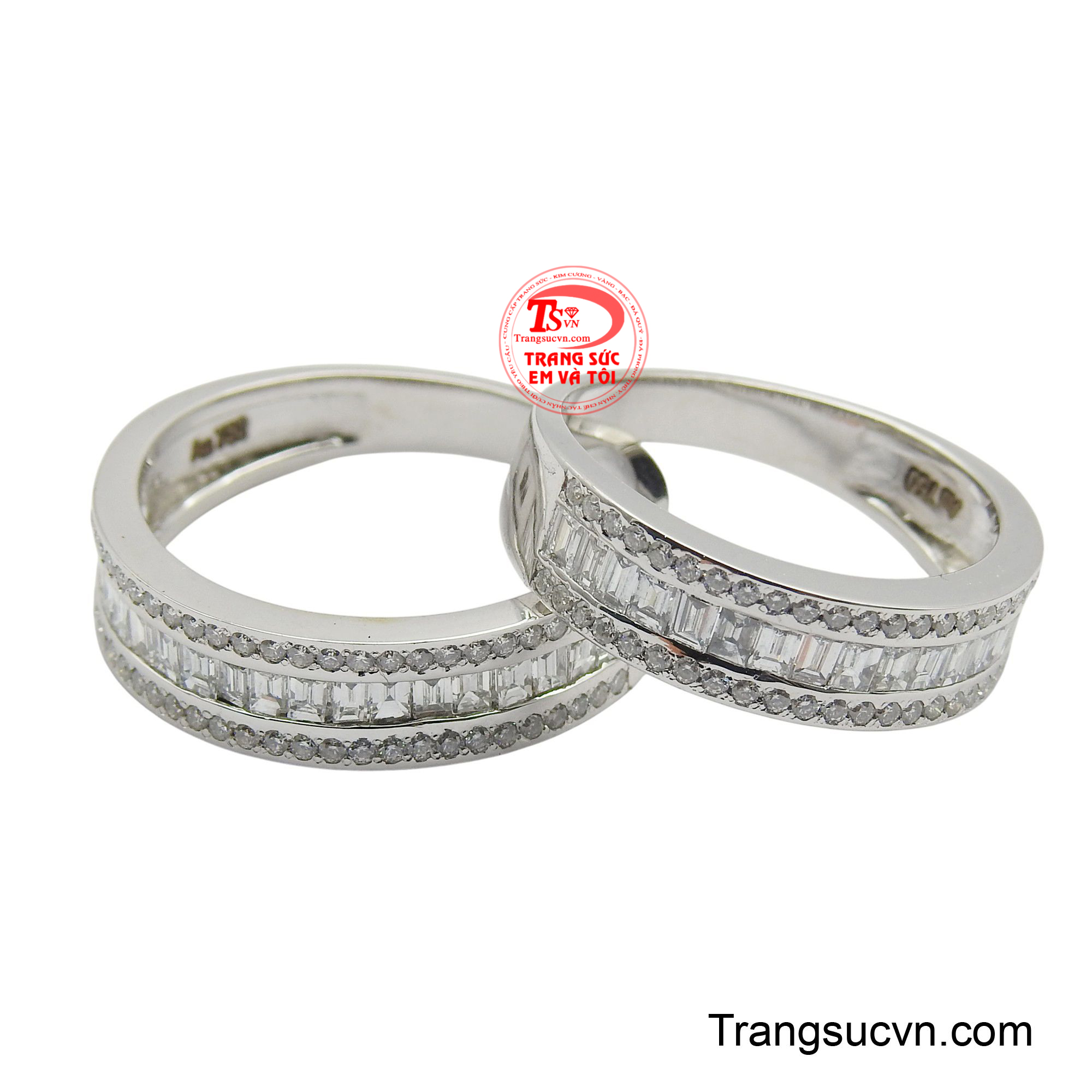 Nhẫn cưới Kim cương vàng 18K là biểu tượng hoàn hảo cho một tình yêu vĩnh cửu và bền chặt.