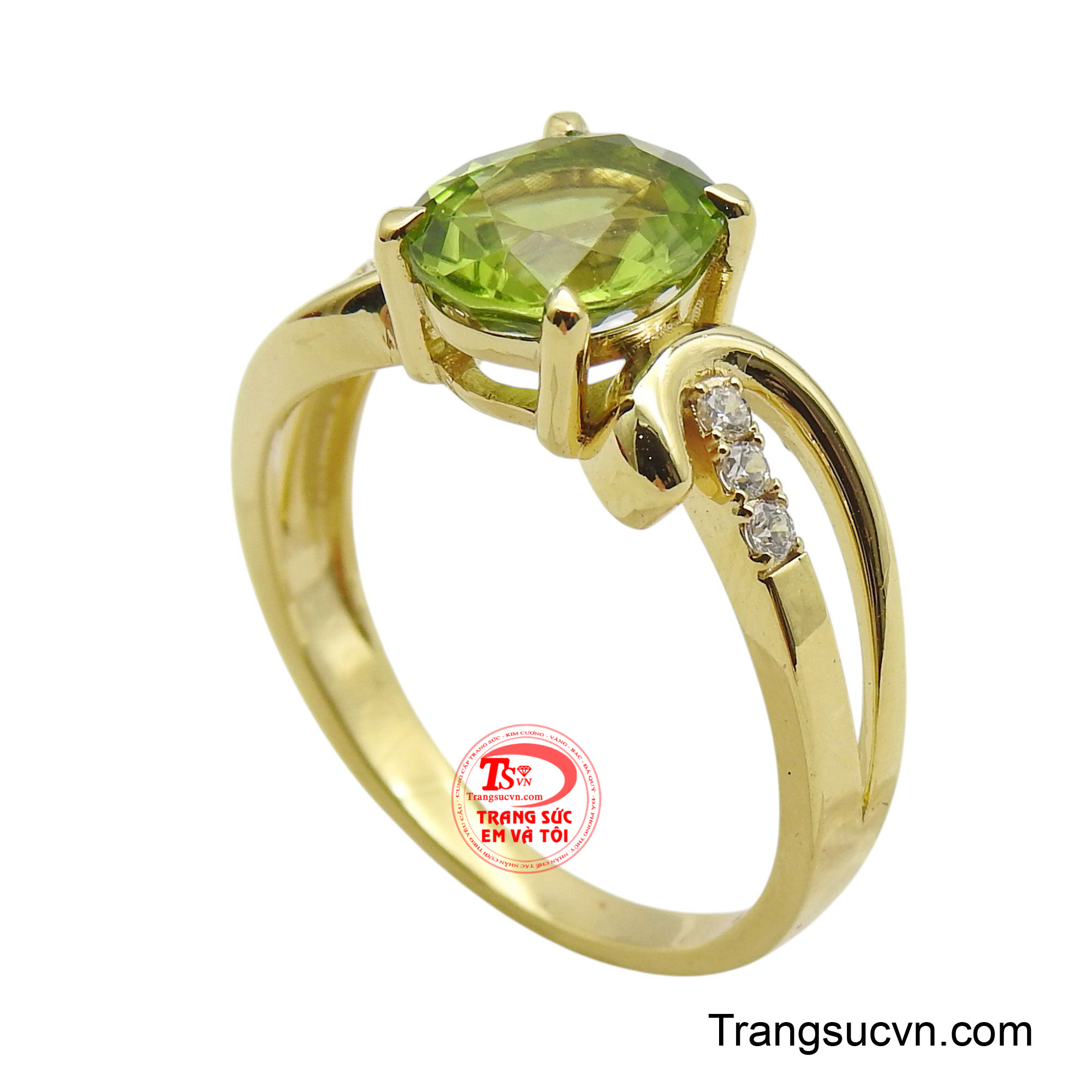 Nhẫn nữ Peridot thiên nhiên là một biểu tượng của sự tươi mới và hy vọng.
