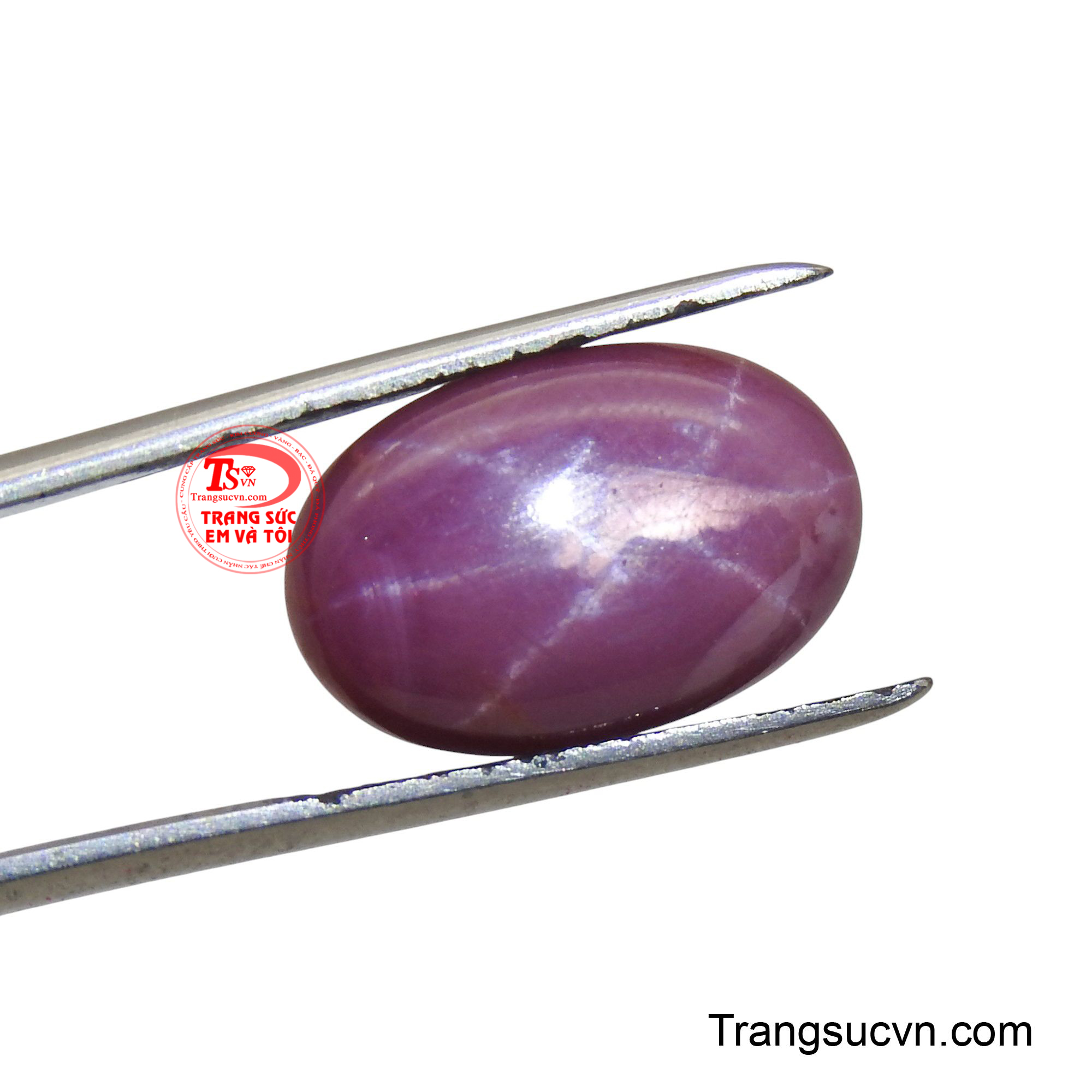 Ruby sao Yên Bái không chỉ là một món trang sức quý giá mà còn được coi là biểu tượng của tình yêu, sự may mắn và quyền lực.