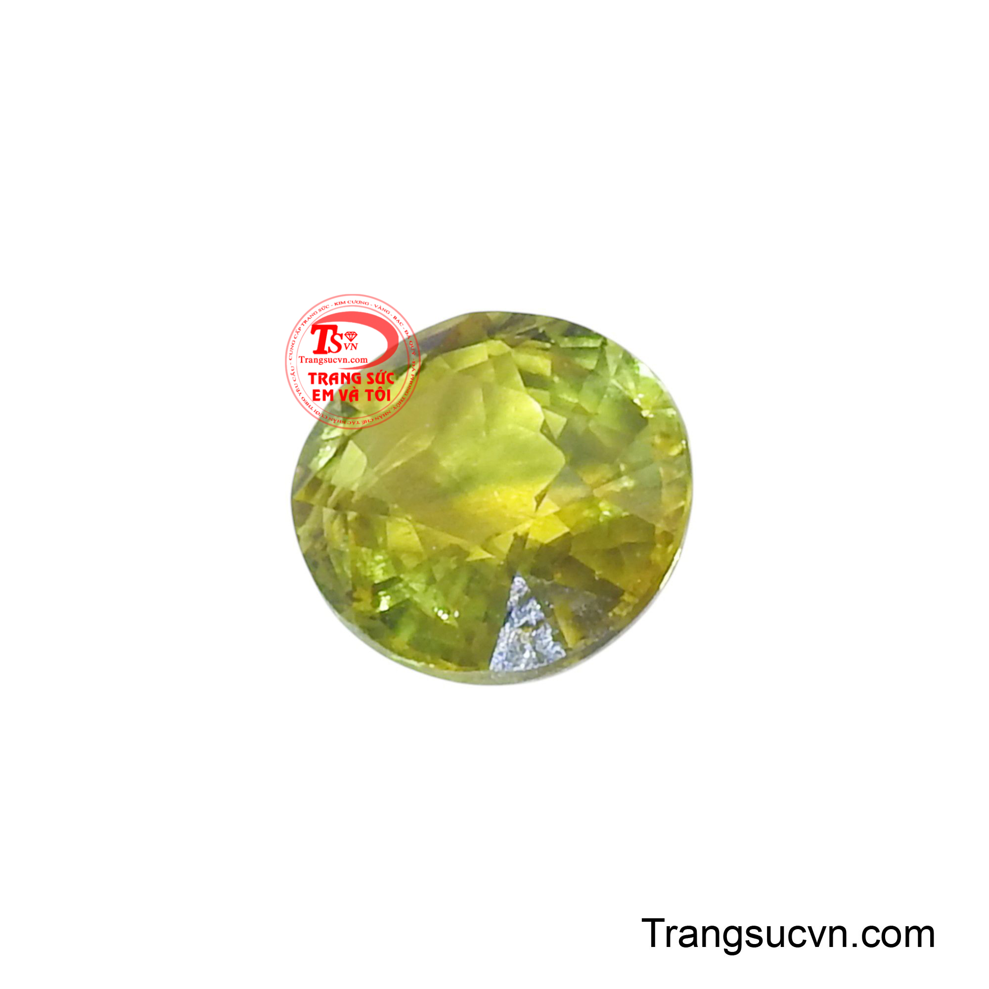 Sapphire mệnh Thổ giúp người đeo cân bằng cảm xúc, mang lại sự tự tin, kiên định và khả năng vượt qua khó khăn.