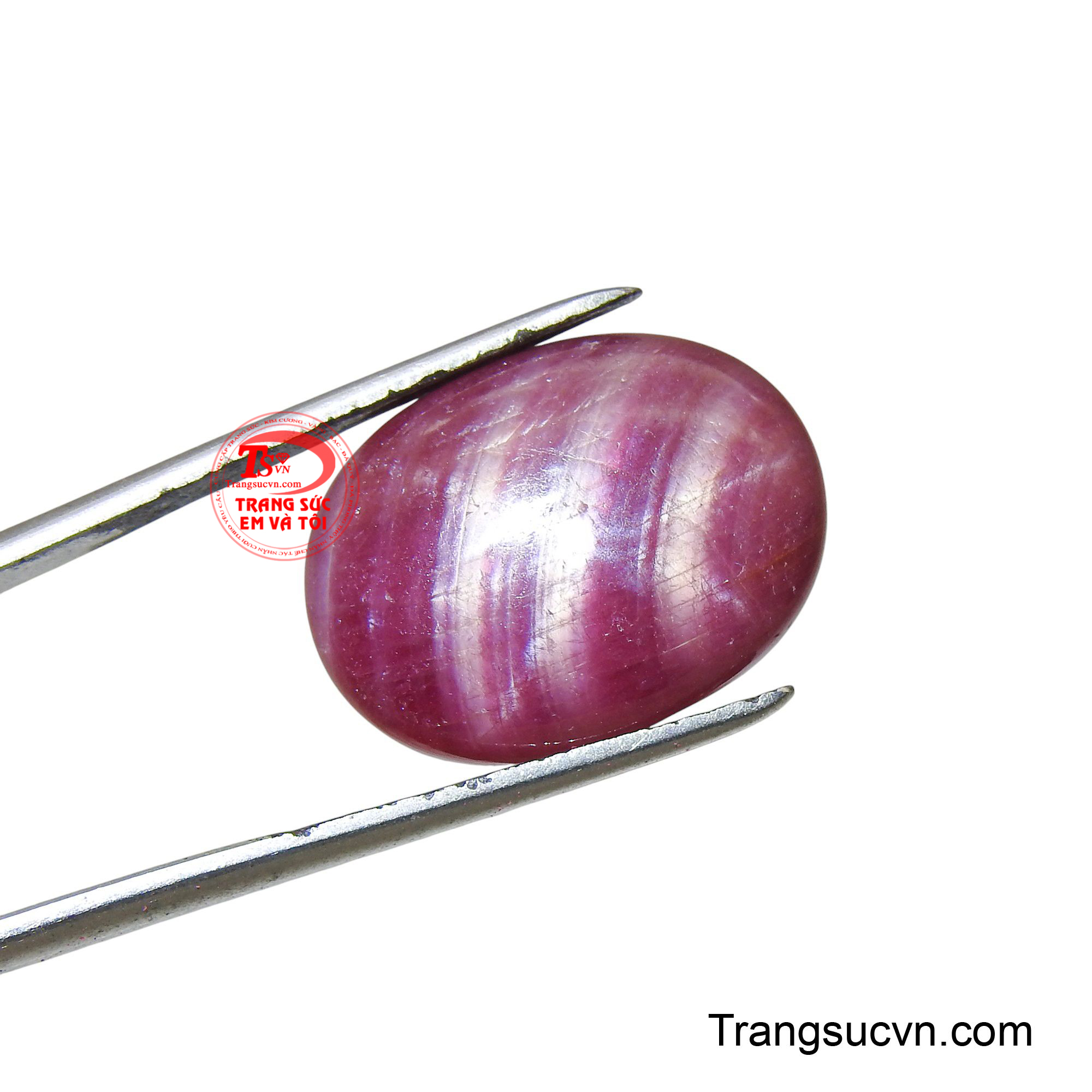 Viên Ruby sao thiên nhiên đẹp sở hữu vẻ đẹp mê hoặc và huyền bí.