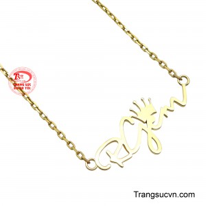 Dù nàng là ai, chiếc dây chuyền này sẽ luôn là điểm nhấn tinh tế, nhắc nhở về tình yêu và giá trị của bản thân.