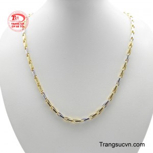 Dây chuyền nam Italia vàng 18K được chế tác theo phong cách Italia này là một món trang sức nổi bật và đầy nam tính.