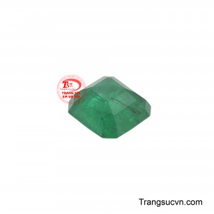 Sở hữu Emerald là sở hữu niềm tin vào vận may, vào những điều kỳ diệu mà cuộc sống ban tặng, khẳng định một tương lai tươi sáng và đầy hứa hẹn.
