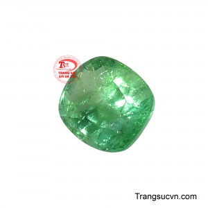 Emerald được cho là có khả năng mang lại trí tuệ, sự thông thái và khả năng nhìn xa trông rộng cho người sở hữu.