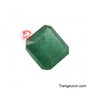 Khi sở hữu Emerald, người mệnh Mộc có thể cảm nhận được sự kết nối sâu sắc với đất trời, giúp tăng cường tài lộc, sức khỏe và sự nghiệp.