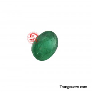 ới sắc xanh lục đậm đà và độ trong suốt mê hoặc, viên đá này như nắm giữ tinh túy của thiên nhiên, mang theo sự tươi mới và sức sống.