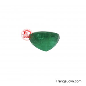 Những đường vân tự nhiên tinh tế ẩn hiện bên trong là dấu ấn của hàng triệu năm hình thành, tạo nên nét độc đáo và không thể sao chép cho mỗi viên ngọc.