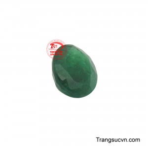 Emerald không chỉ là một viên ngọc quý giá mà còn là biểu tượng của sự hoàn hảo và vẻ đẹp vĩnh cửu.