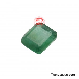Viên đá này không chỉ mang đến vẻ đẹp tươi tắn như những chồi non vươn mình sau đông, mà còn truyền tải năng lượng của sự phát triển, hy vọng và sức sống mãnh liệt.