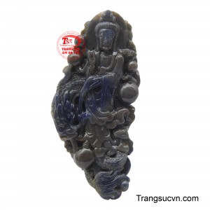 Mặt dây chuyền Sapphire thiên nhiên Quan Âm mang nhiều ý nghĩa tích cực, kết hợp giữa vẻ đẹp của đá Sapphire và sự tôn kính đối với Phật Bà Quan Âm.