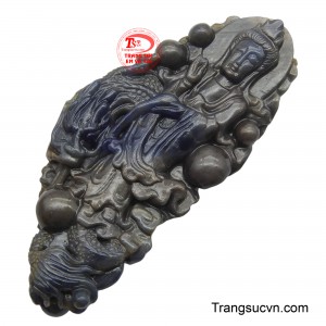 Sở hữu mặt dây này giúp người đeo không chỉ mang lại vẻ đẹp thời trang mà còn mang lại nhiều may mắn và thành công hơn trong cuộc sống.