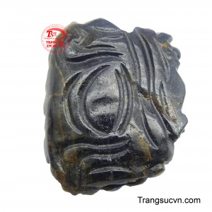 Đeo mặt Phật Di Lặc không chỉ giúp tâm hồn được an lạc mà còn thu hút những năng lượng tích cực, mang lại sự bình an và thành công trong cuộc sống.