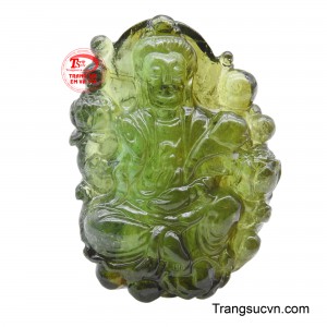 Mặt Quan Âm Tourmaline được điêu khắc tinh xảo từ Tourmaline xanh, toát lên vẻ thanh tịnh và từ bi vô ngần