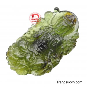 Khi kết hợp với hình tượng Phật Quan Âm, biểu tượng của lòng từ bi và sự cứu khổ, sản phẩm này có thể mang lại sự an lạc, bình an, và hóa giải những năng lượng tiêu cực cho người sở hữu. 