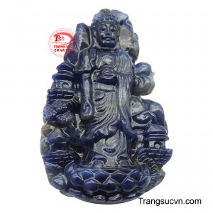Hình tượng Bồ Tát được chạm khắc tinh xảo, với gương mặt từ bi, hiền hậu và thần thái an nhiên, tự tại, toát lên sự bình yên và thanh tịnh.