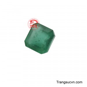 Không qua bất kỳ sự can thiệp nào, viên đá giữ trọn vẹn những đường vân và sắc thái riêng biệt, tạo nên một sự độc đáo không thể trộn lẫn.