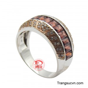 Nhẫn nam Garnet tinh tế