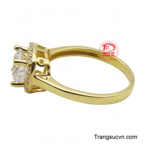 Đây không chỉ là một món trang sức, mà còn là một tác phẩm nghệ thuật, mang đến sự tự tin và phong thái đẳng cấp cho người sở hữu.