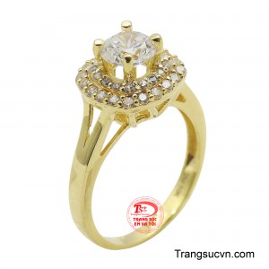 Nhẫn vàng dành cho quý cô là một biểu tượng của sự sang trọng và quyền quý, dành riêng cho những quý cô yêu thích phong cách lộng lẫy, kiêu sa.