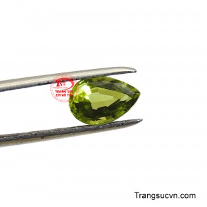 Năng lượng của Peridot được cho là rất phù hợp với người sinh tháng 8, giúp xua tan những cảm xúc tiêu cực, mang lại sự bình an và hạnh phúc trong cuộc sống.