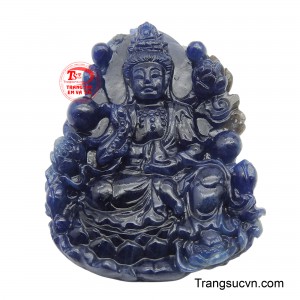 Màu xanh lam sâu thẳm của Sapphire không chỉ mang lại vẻ đẹp thanh tao mà còn phản ánh sự tĩnh lặng của tâm hồn và khả năng hóa giải mọi phiền muộn.