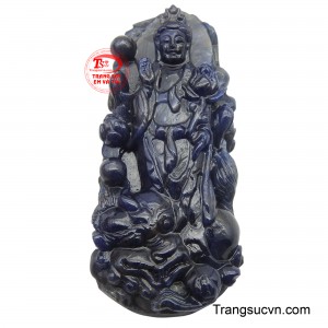 Hình ảnh Quan Âm được khắc họa sống động, với nét mặt hiền từ, ánh mắt từ bi, mang lại cảm giác bình yên và thanh tịnh cho người chiêm ngưỡng.