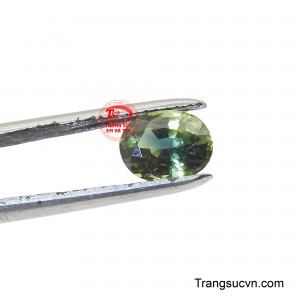 Không chỉ là một món trang sức quý giá, viên sapphire xanh còn là một vật phẩm phong thủy mang lại may mắn, tài lộc và sự thịnh vượng, đồng thời giúp chủ nhân có một cuộc sống bình an, hài hòa.