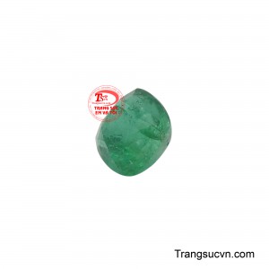 Sắc xanh lá cây tươi mới của viên đá được cho là có khả năng xoa dịu tâm hồn, giảm căng thẳng và khơi dậy cảm giác bình yên.