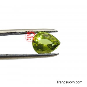 Peridot là rất thcish hợp để gắn lên các đồ trang sức như nhẫn, mặt dây giúp mang lại vẻ đẹp sang trọng.