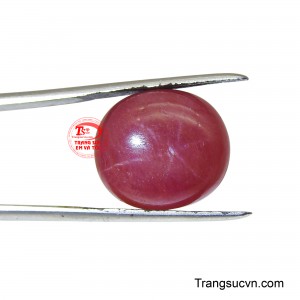 Khi ánh sáng tự nhiên chiếu vào chính giữa viên đá tạo ra những vệt sáng như những ánh sao đang tỏa sáng trên bầu trời.