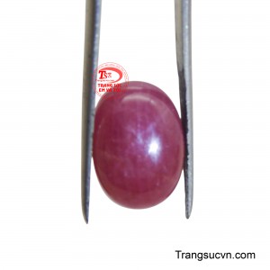 Viên đá Ruby sao thiên nhiên này có thể dùng để gắn lên nhẫn hoặc bọc vàng, bọc bạc để làm mặt dây.