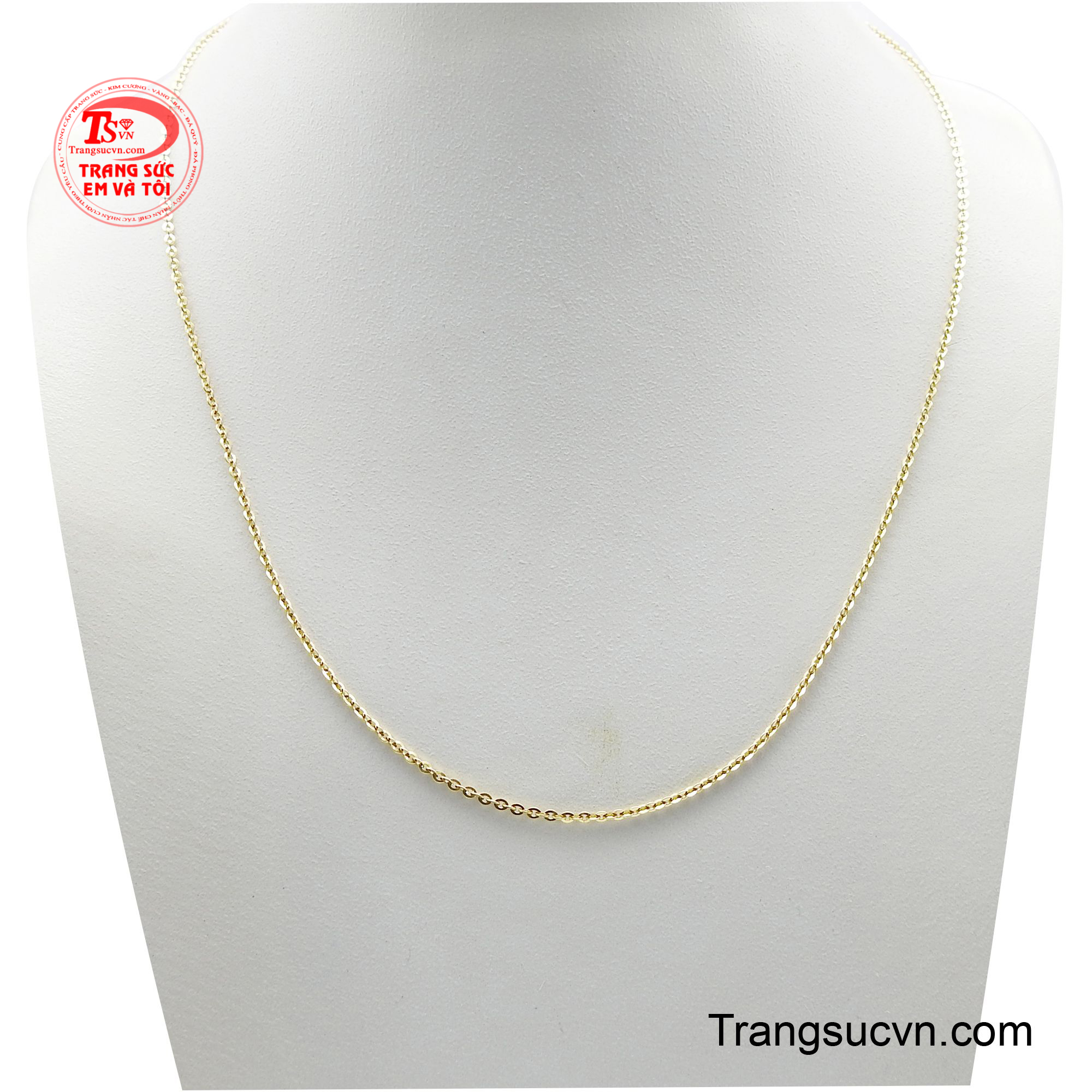 Dây chuyền chữ O vàng 18K là một tuyệt tác của sự tối giản nhưng đầy tinh tế.