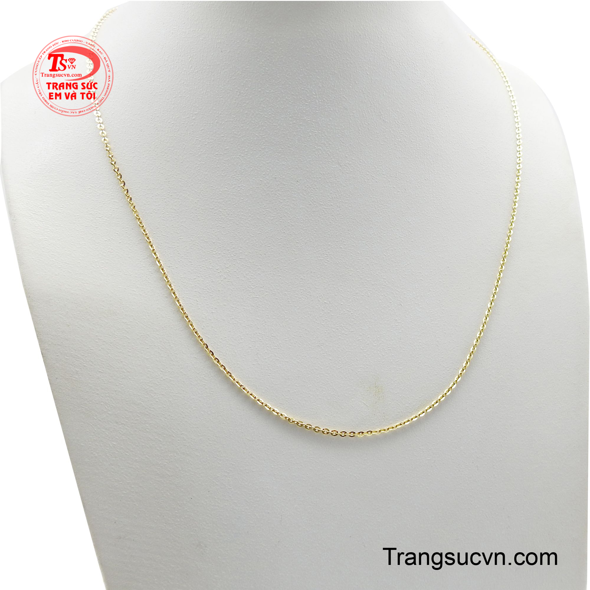 Sợi dây được kết từ những mắt xích hình chữ O mềm mại, nối tiếp nhau, tạo nên một chuỗi liền mạch, tượng trưng cho sự vĩnh cửu và hoàn hảo.