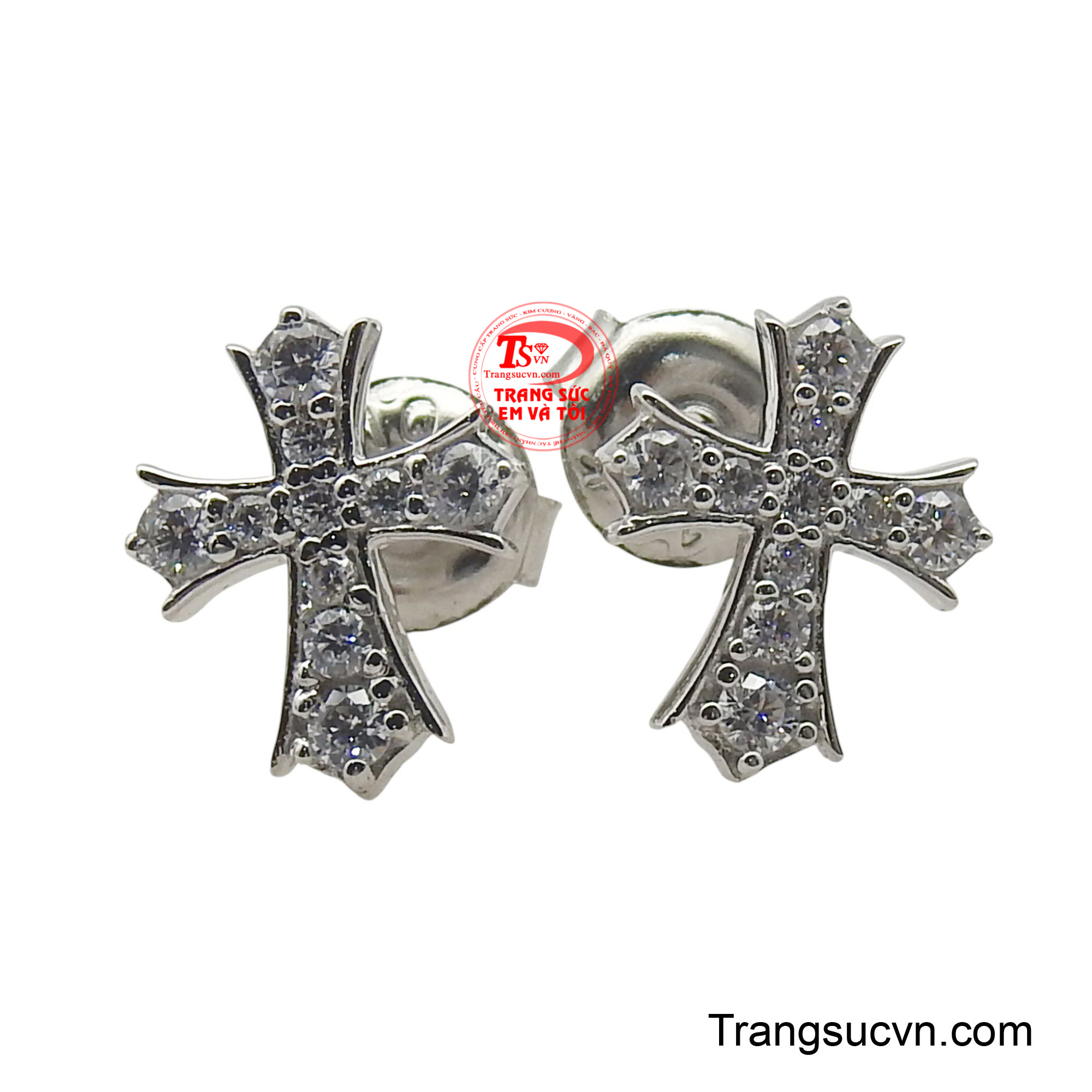 Hoa tai thánh giá nhỏ xinh không chỉ là một món trang sức, mà còn là biểu tượng của đức tin và sự che chở thiêng liêng.